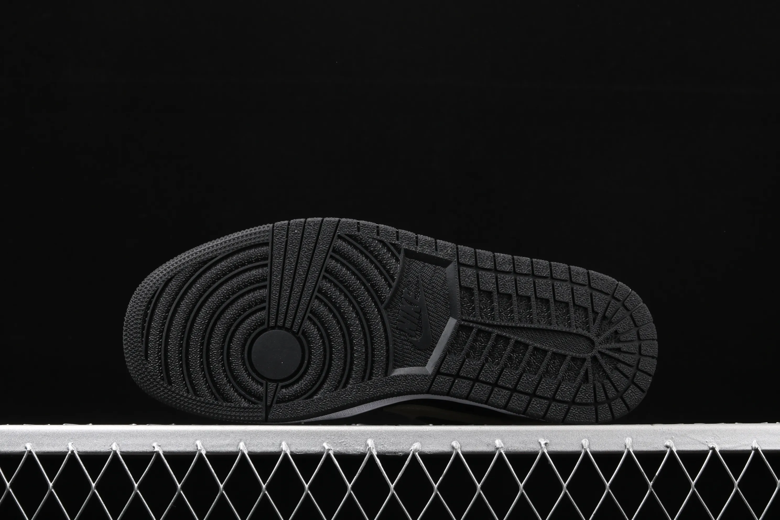 All categories Air Jordan Jordan series basketball shoes Air Jordan 1 Mid Air Jordan 1 Mid AJ1 Joe 1 mid-top series military green color BQ6472-030
